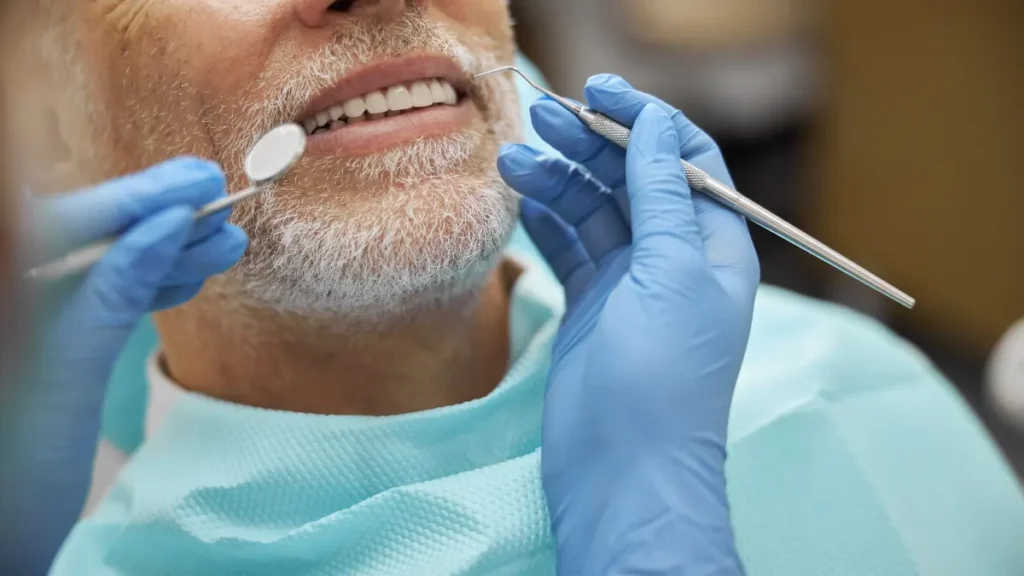Tratamento odontológico para idosos: Cuidados especiais para a saúde bucal