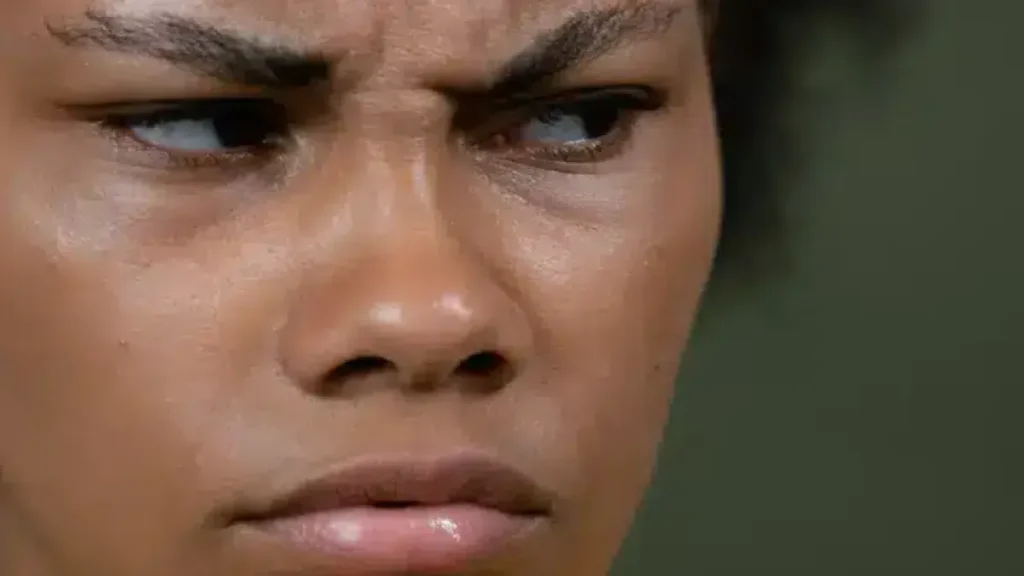 Síndrome de Capgras: quando o cérebro vê impostores na família Síndrome de Capgras: quando o cérebro vê impostores na família